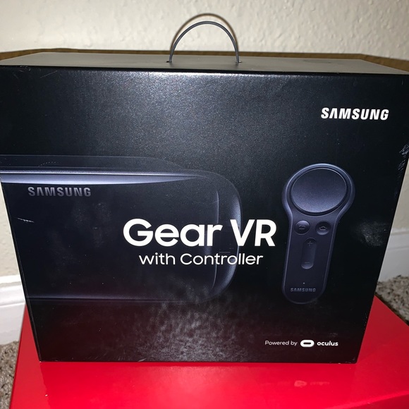 Virtual Reality Goggles with Controller - SOLD - Picture 1 of 3